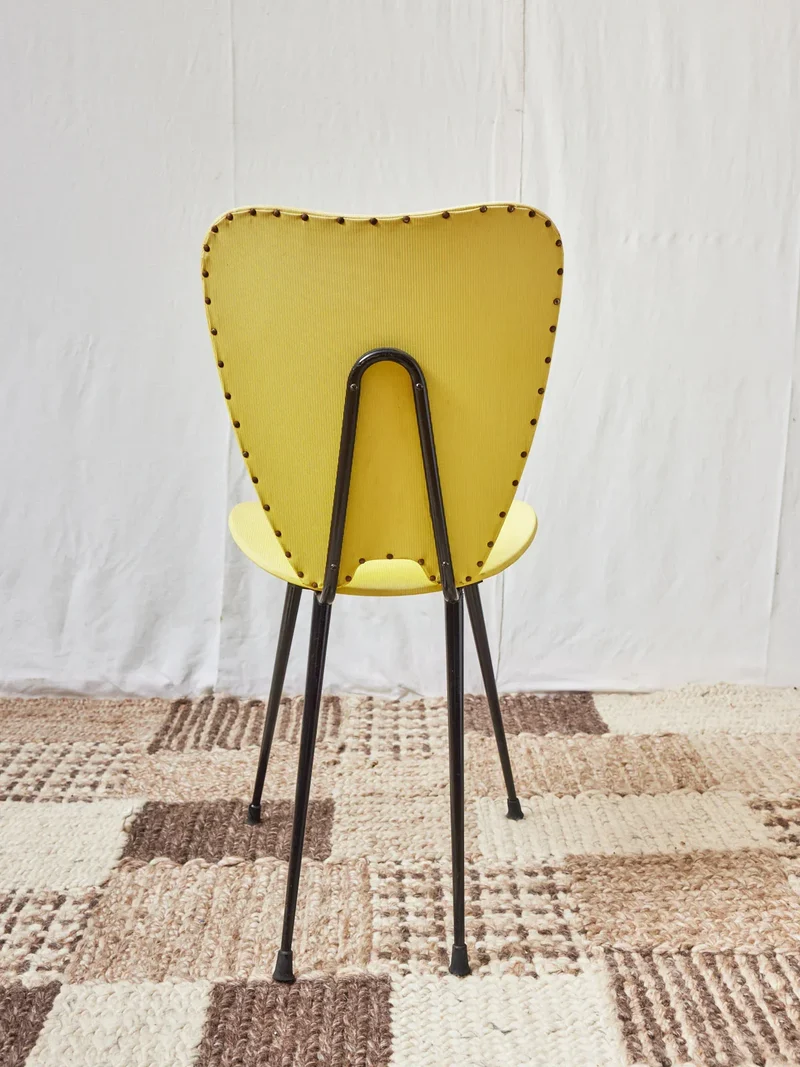 Auguste, l'ensemble de table et chaises coloré N°14