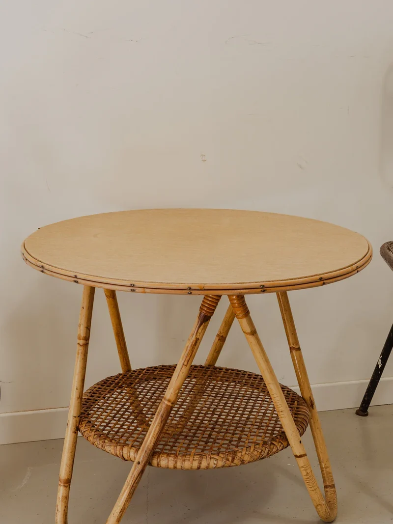 Francine, la table d'appoint en rotin et bambou N°857