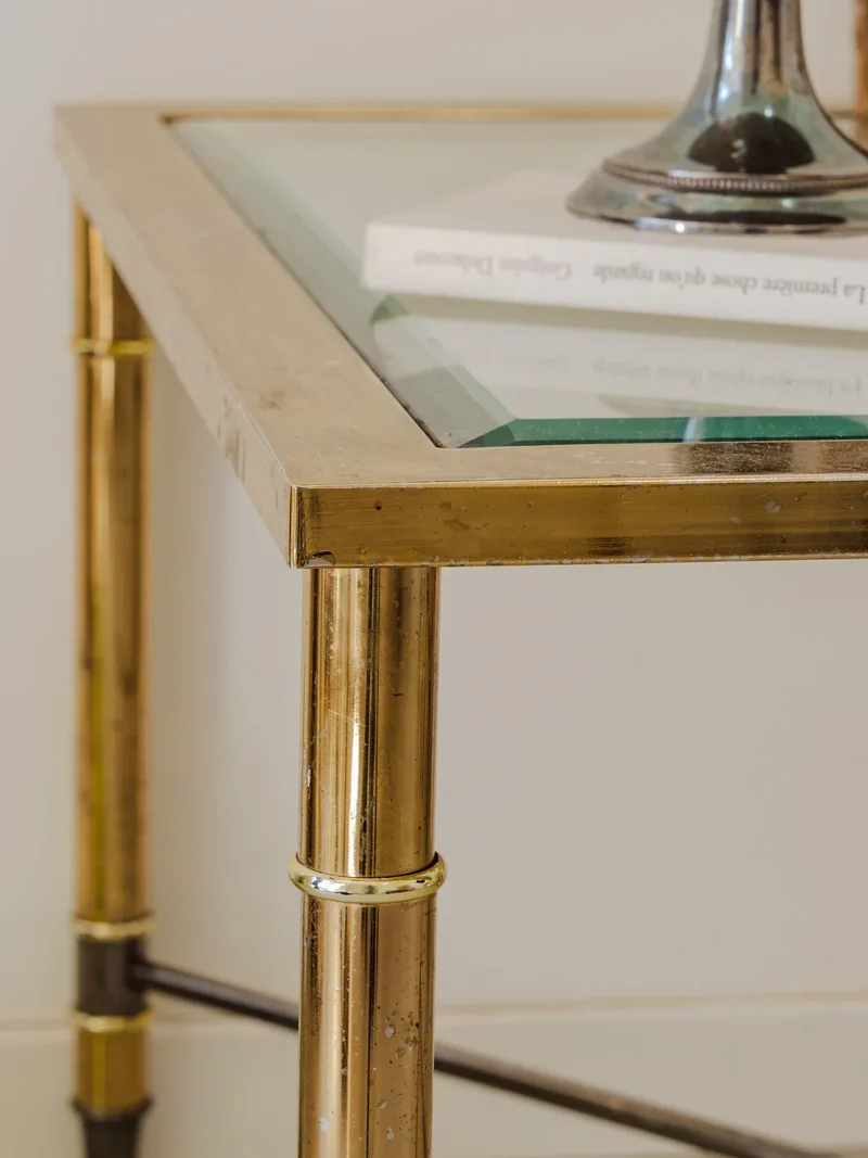 Donna, la table basse en métal et verre fumé N°913