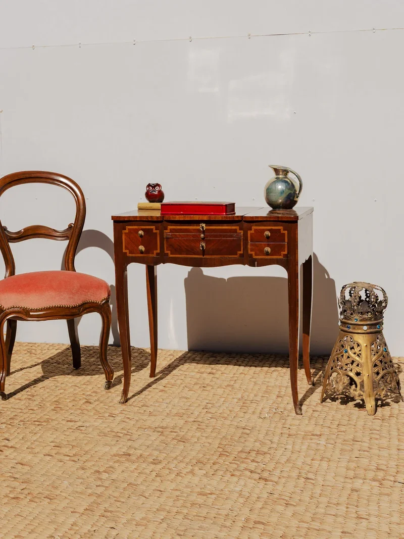 Louise, la coiffeuse vintage en bois N°276