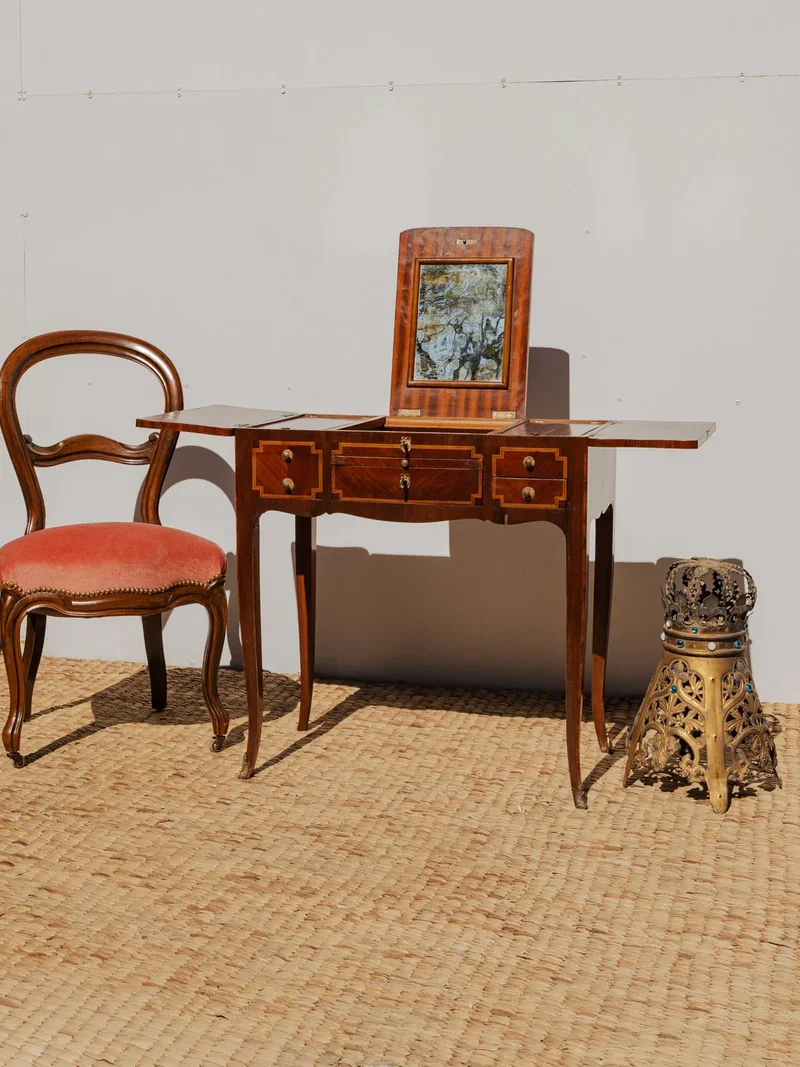 Louise, la coiffeuse vintage en bois N°276