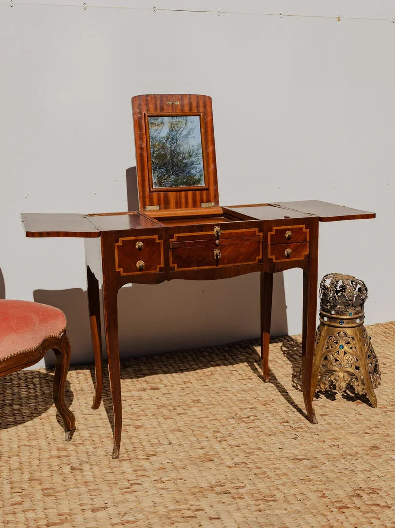Louise, la coiffeuse vintage en bois N°276