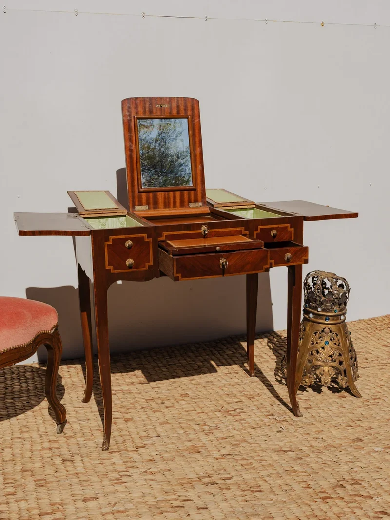 Louise, la coiffeuse vintage en bois N°276