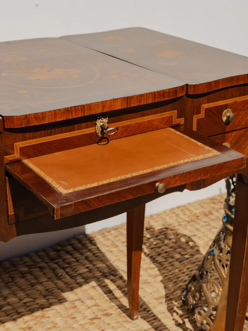 Louise, la coiffeuse vintage en bois N°276