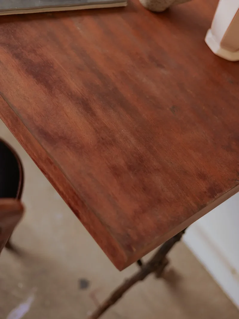 Denise, la table à manger bistro en bois et fonte N°104