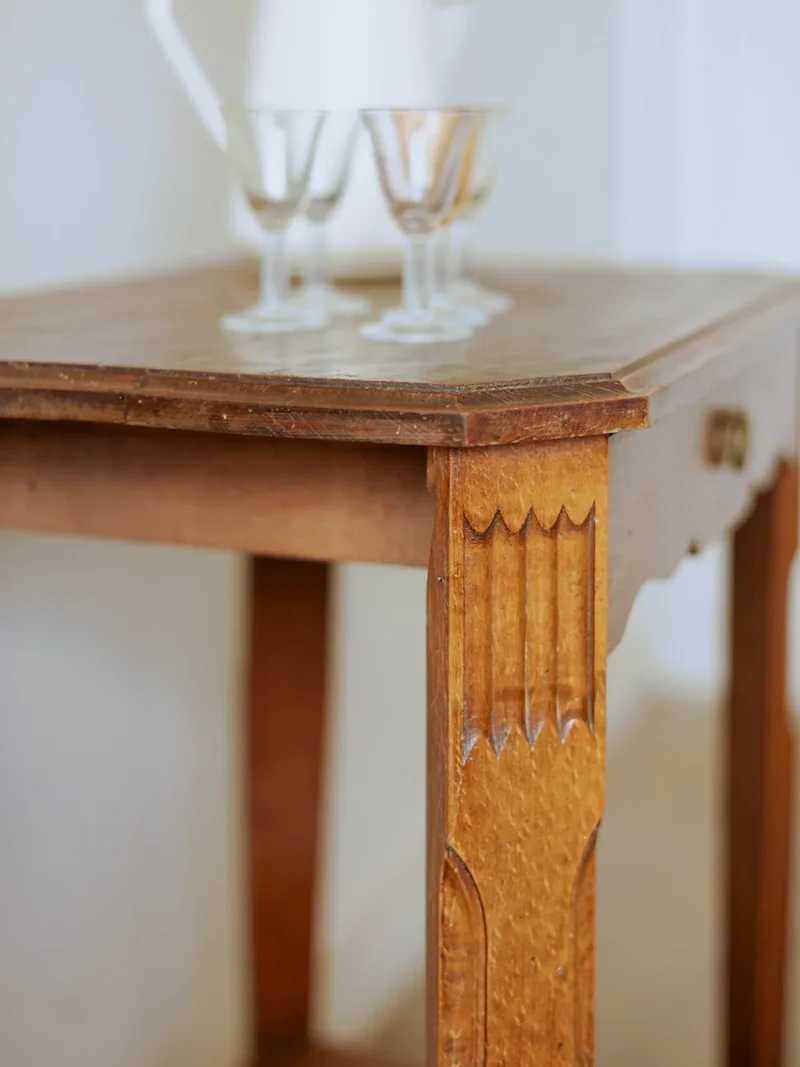 Francine, la table d'appoint en bois N°800