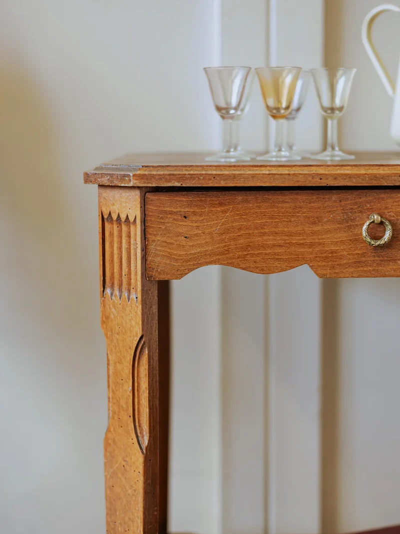 Francine, la table d'appoint en bois N°800