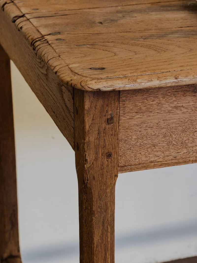 Romy, la table à manger en bois N°673