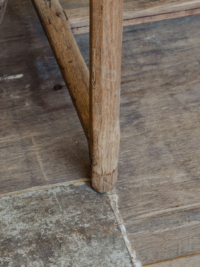 Romy, la table à manger en bois N°673