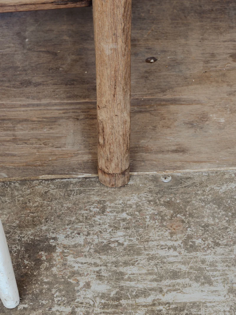 Romy, la table à manger en bois N°673