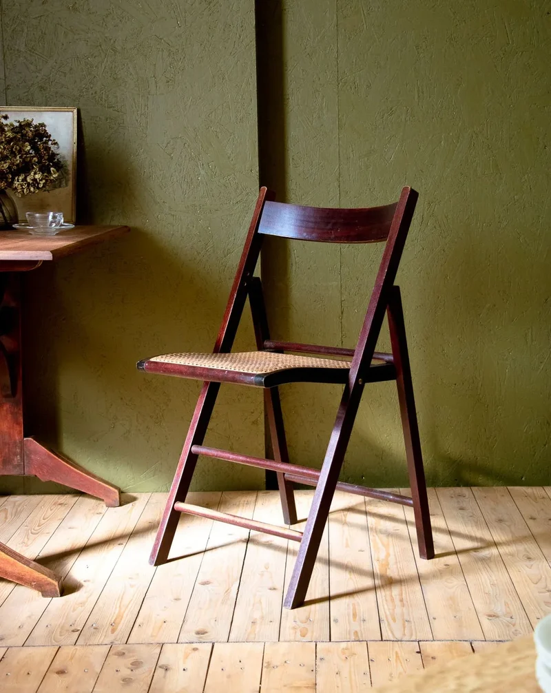 Claude, la chaise pliante en cannage N°1092