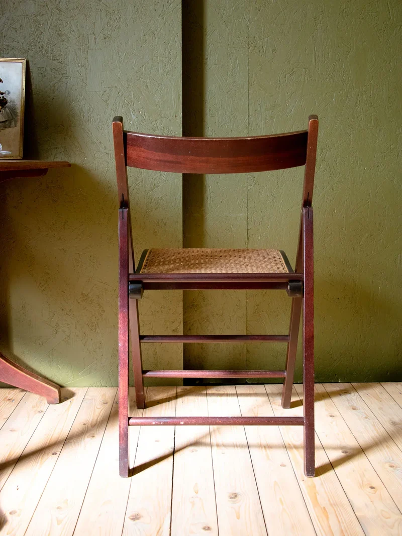 Claude, la chaise pliante en cannage N°1092