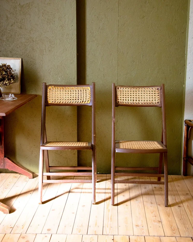 Claude, la paire de chaises en cannage N°1093