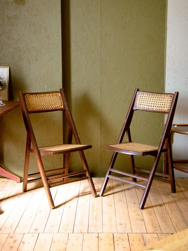 Claude, la paire de chaises en cannage N°1093