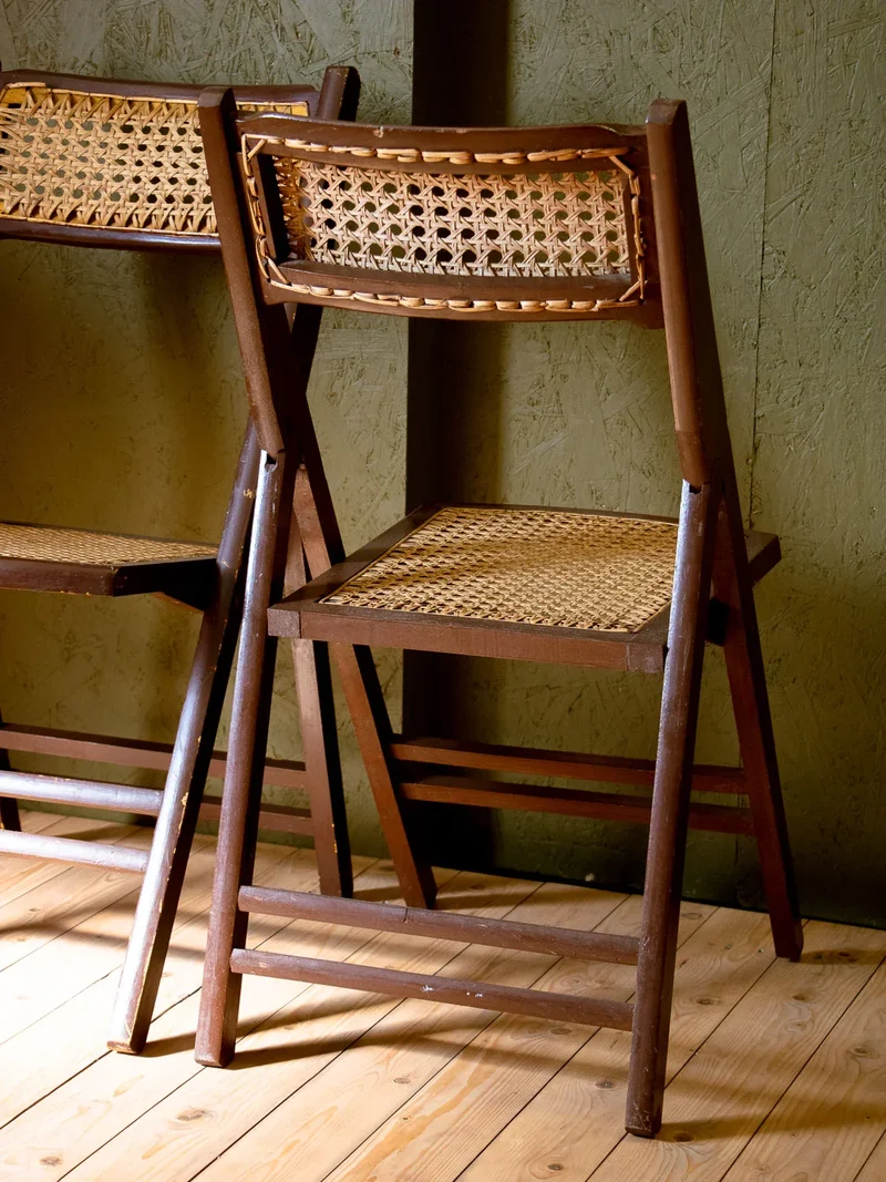 Claude, la paire de chaises en cannage N°1093