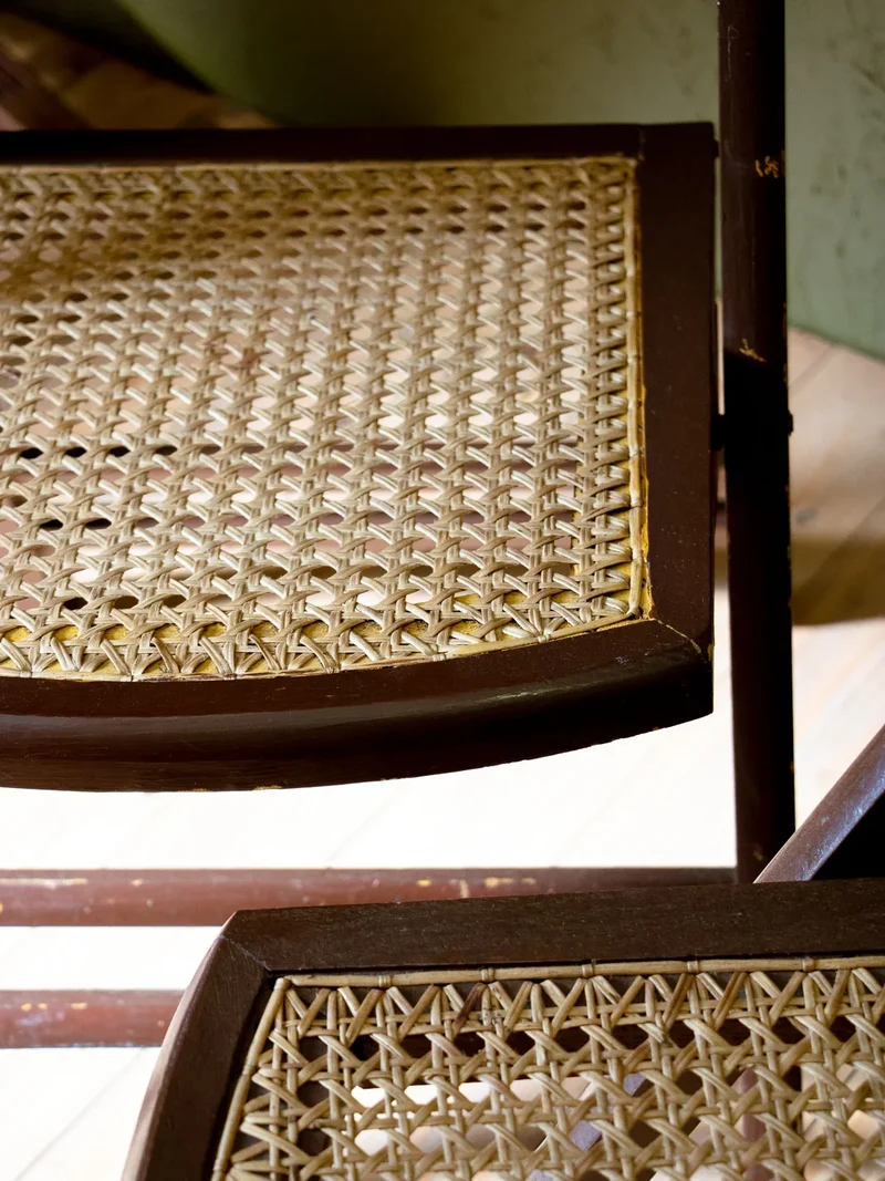 Claude, la paire de chaises en cannage N°1093