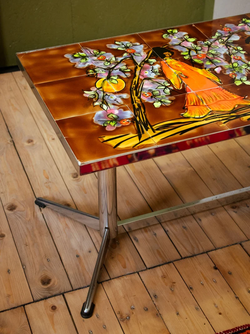 Donna, la table basse en métal et céramique N°883