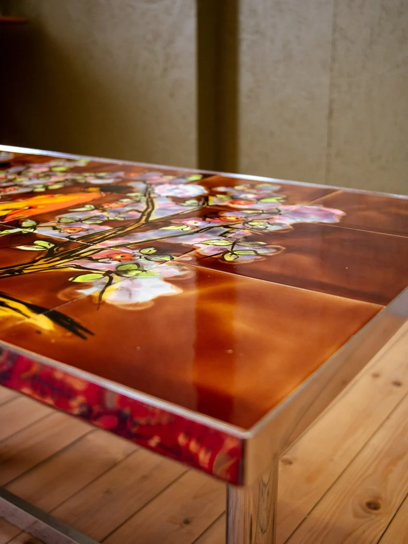 Donna, la table basse en métal et céramique N°883