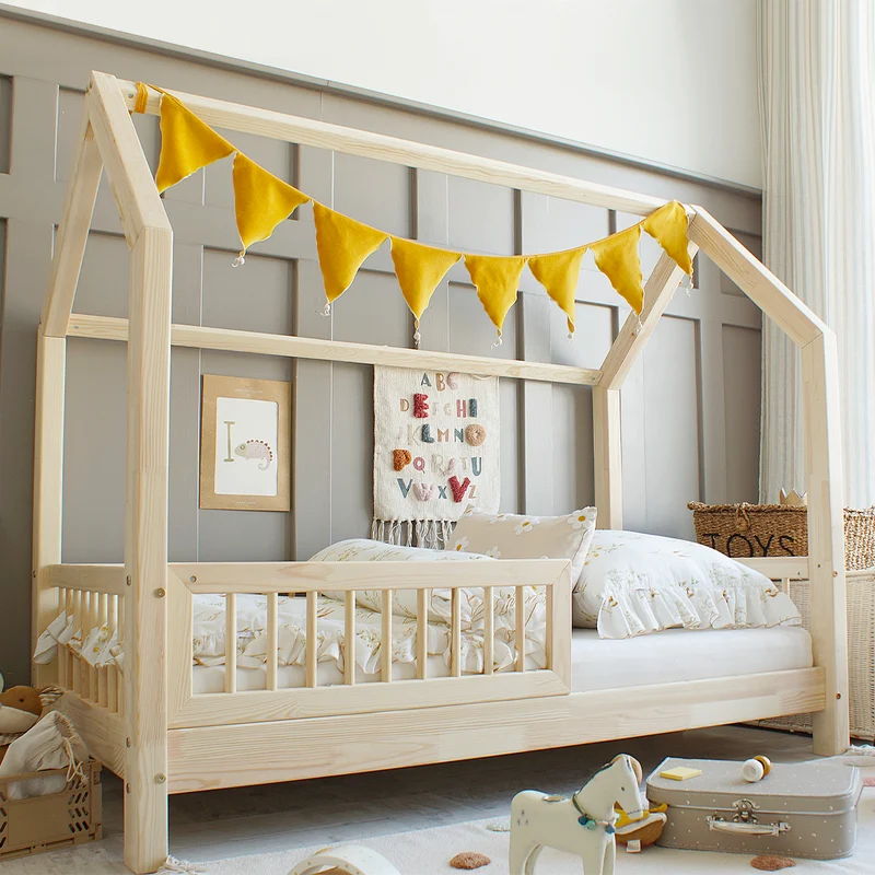 Lit cabane 90x190 barrière et sommier inclus pieds 10 cm Sofia Bois