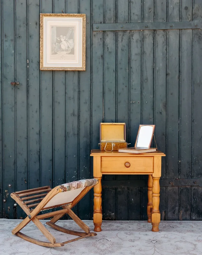 Odile, la petite table de chevet en bois clair N°1299