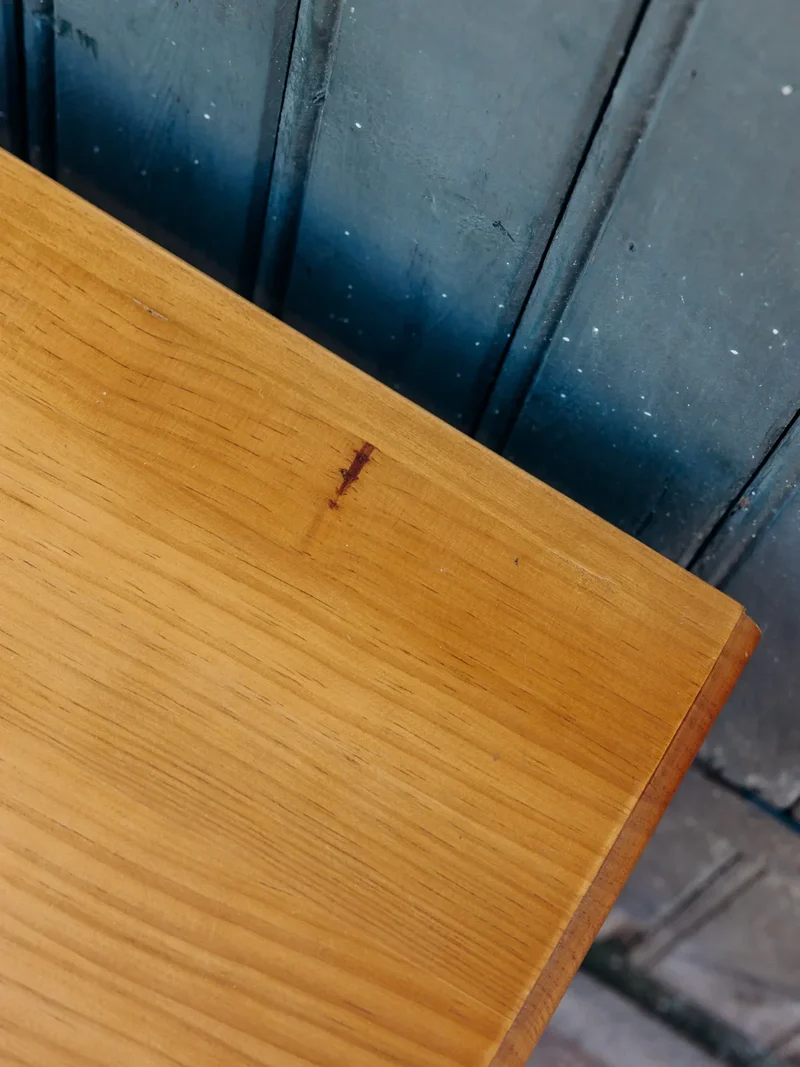 Odile, la petite table de chevet en bois clair N°1299