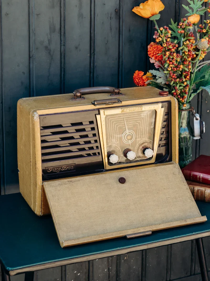 Nour, la radio valisette décorative N°53