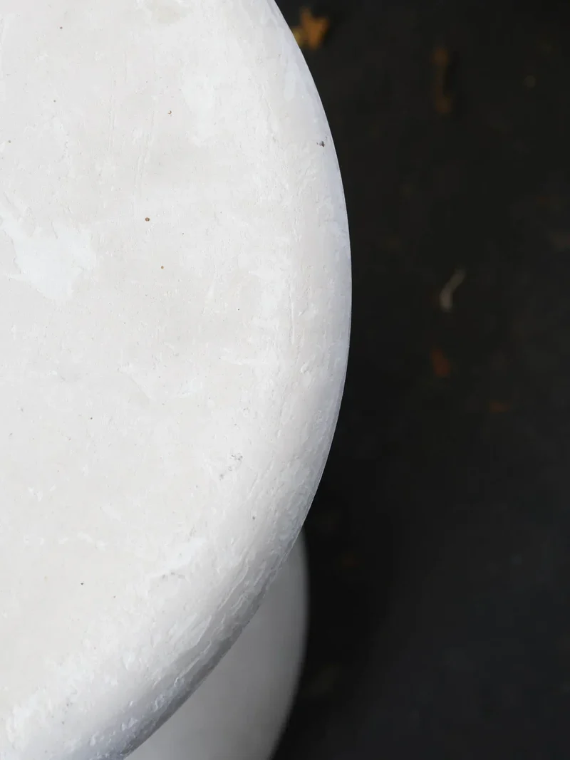 Axel, le tabouret rond et blanc N°644