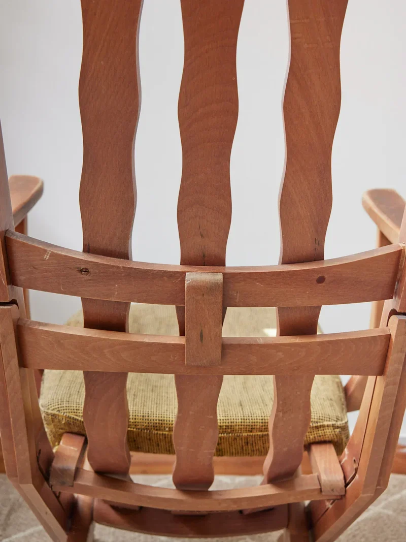 Jakob, le fauteuil en bois N°966