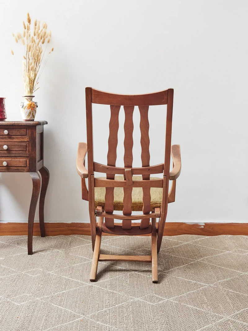 Jakob, le fauteuil en bois N°966