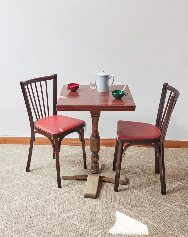 Denise, la table à manger bistro en formica N°137