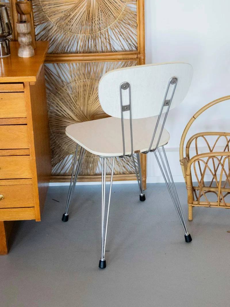 Alma, la chaise en métal et bois N°1450