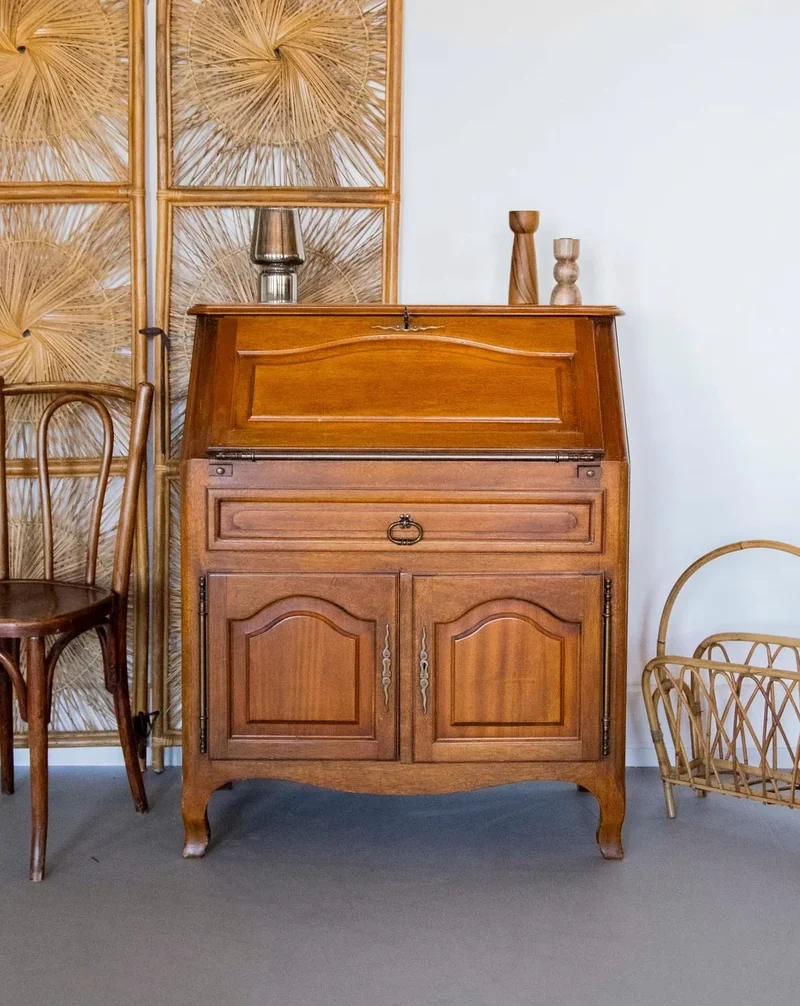 Honoré, le secrétaire en bois foncé N°170