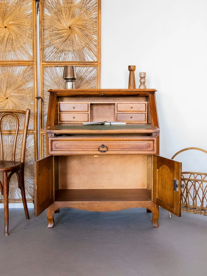 Honoré, le secrétaire en bois foncé N°170