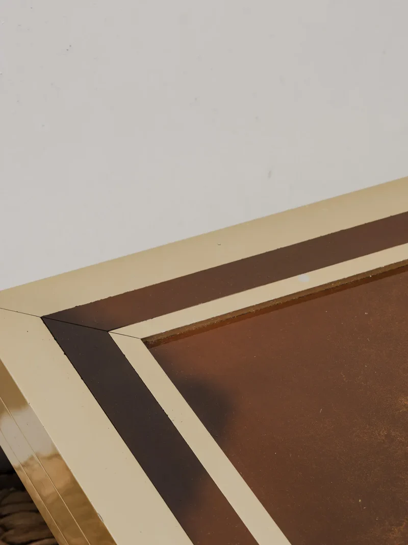 Donna, la table basse dorée et marron N°914