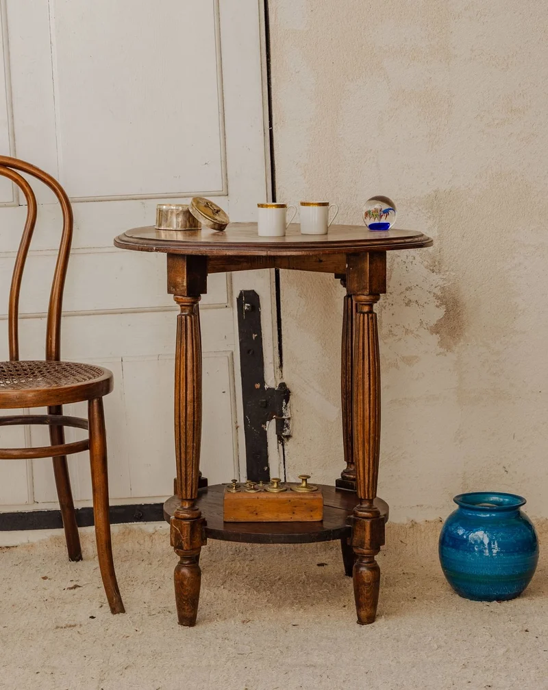 Francine, la table d'appoint en bois N°844