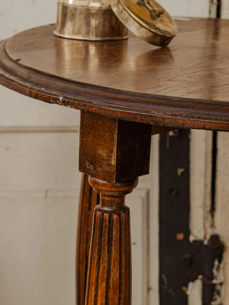 Francine, la table d'appoint en bois N°844