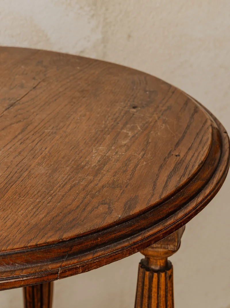 Francine, la table d'appoint en bois N°844