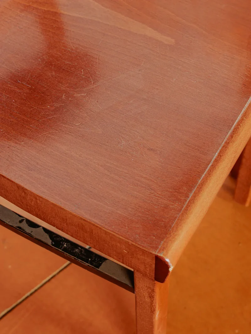 Alma, le lot de 4 chaises en bois foncé N°1412