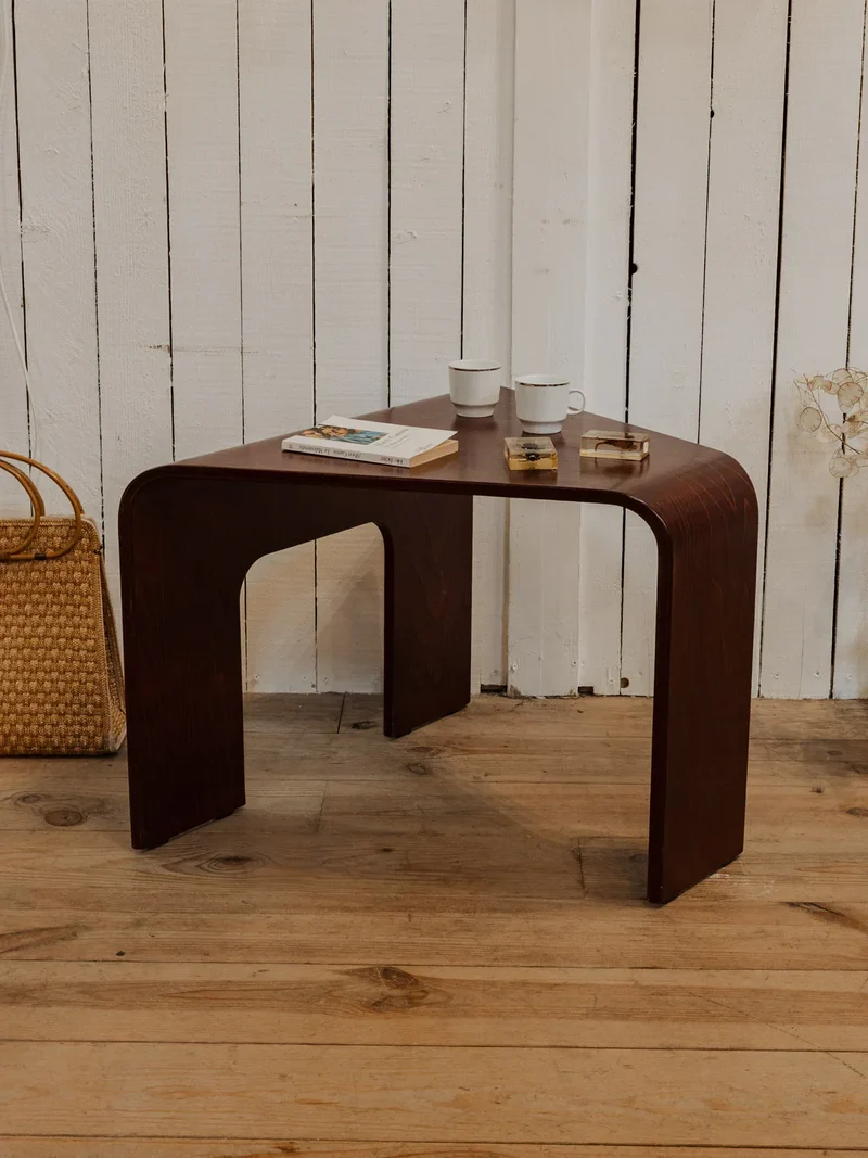 Hanna, la table d'appoint en bois N°1281