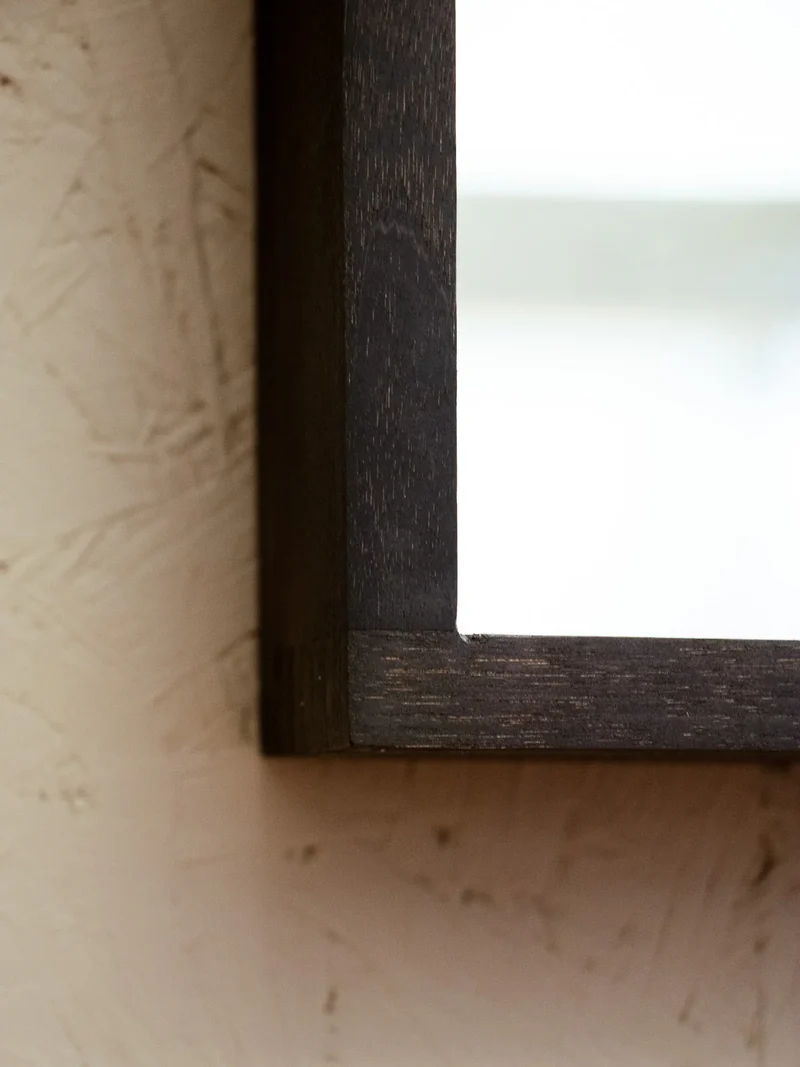 Igor, le miroir en bois noir N°1009