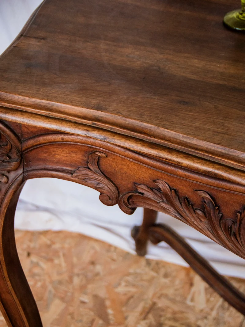 Romy, la table à manger en bois N°650