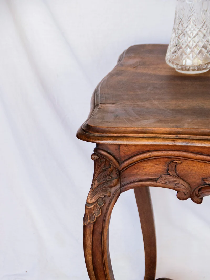 Romy, la table à manger en bois N°650
