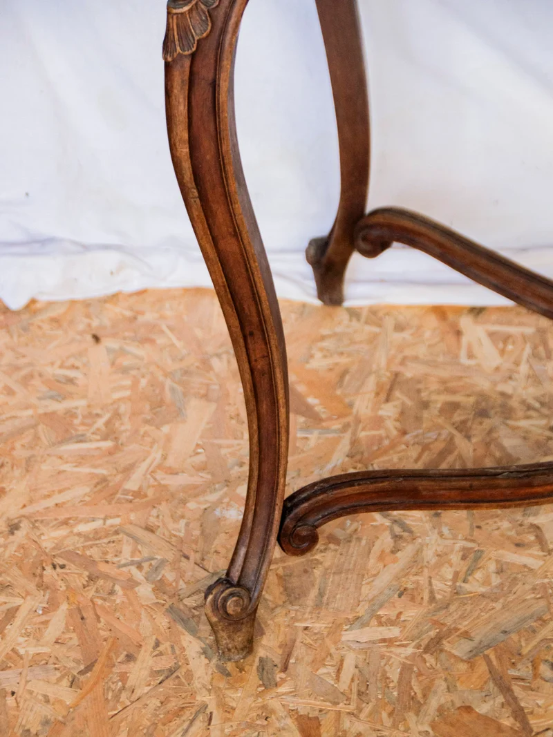 Romy, la table à manger en bois N°650