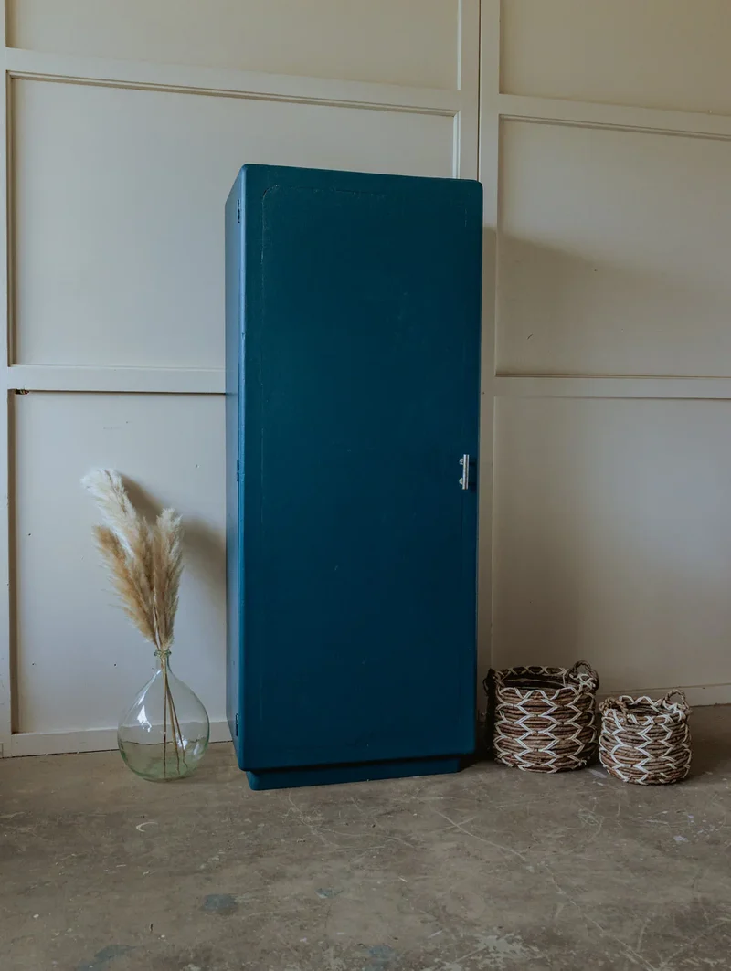 Blandine, l'armoire en bois bleu N°375