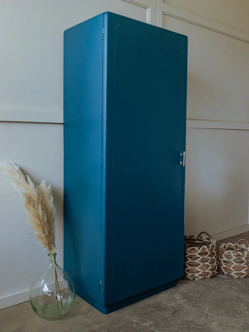 Blandine, l'armoire en bois bleu N°375