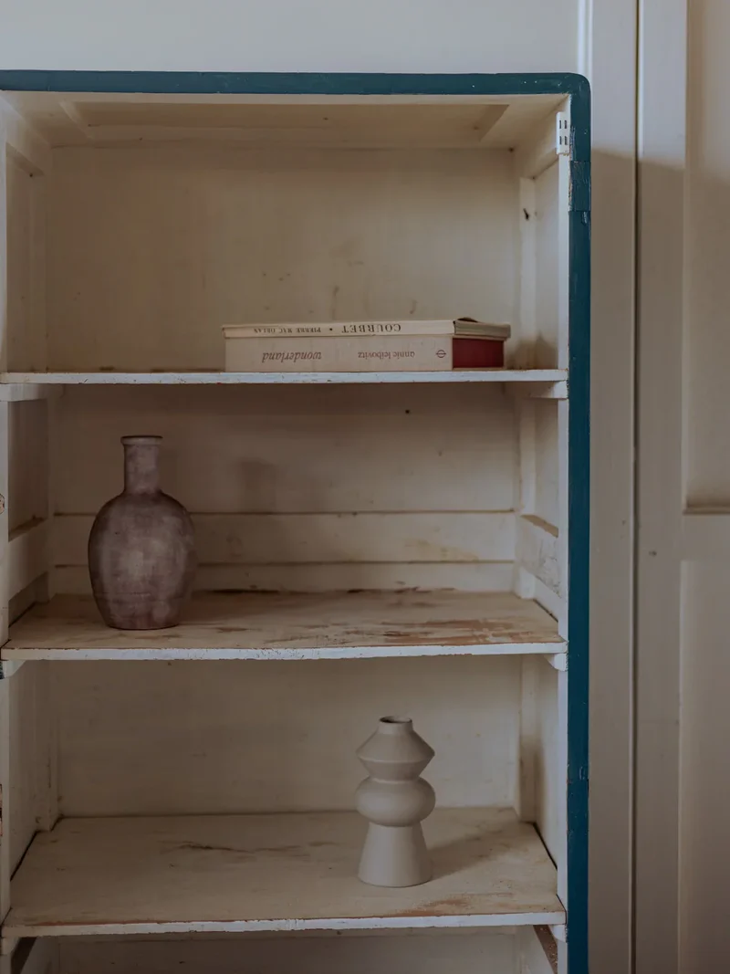 Blandine, l'armoire en bois bleu N°375