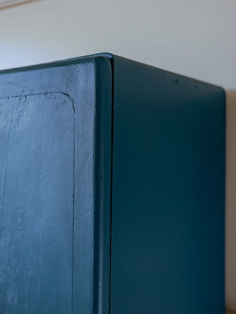 Blandine, l'armoire en bois bleu N°375