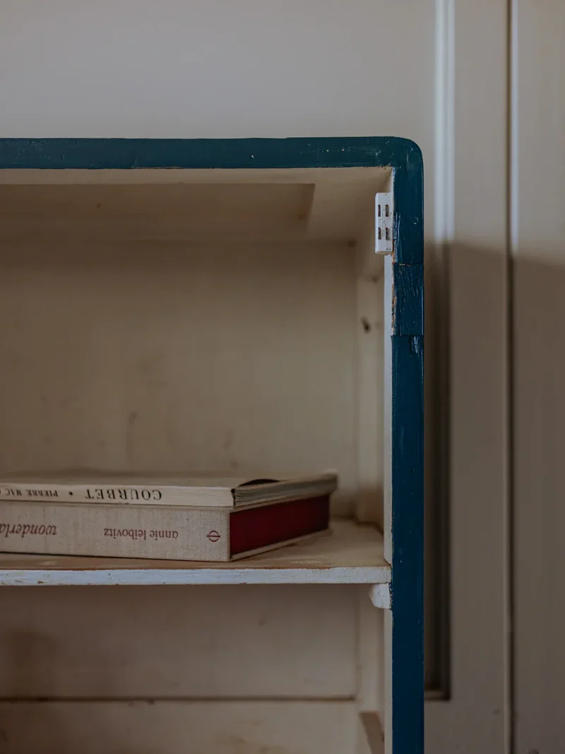 Blandine, l'armoire en bois bleu N°375