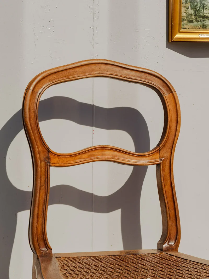 Claude, la paire de chaises en bois N°1068