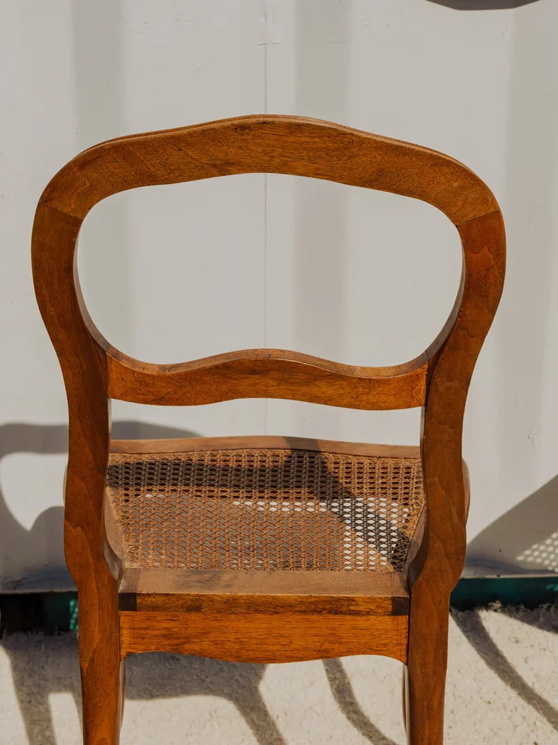 Claude, la paire de chaises en bois N°1068